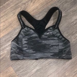 Brooks sports bra NWOT